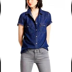 NWT Levi’s Shortsleeve Western Shirt in super dark authentic wash XS